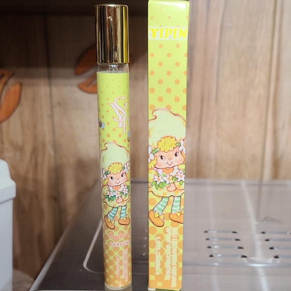 Strawberry Shortcake Other - Yipin Yellow Floral Character Roll-On Perfume